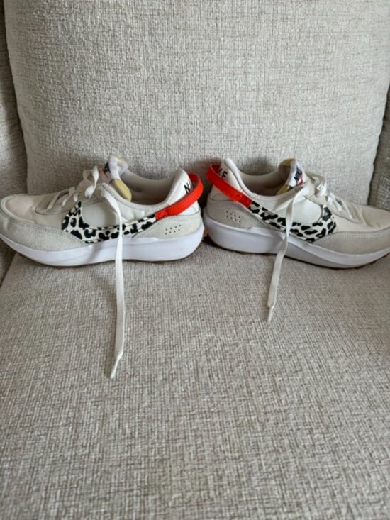 Nike Shoes - Nike Womens Waffle Debut Whit Leopard